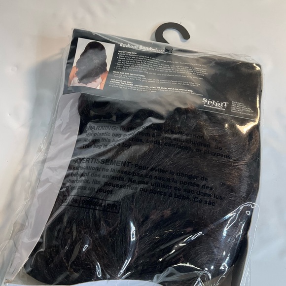 Spirit Halloween Wig Radiant Bombshell Brunette New - Picture 2 of 2